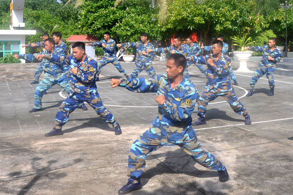 Tập luyện võ thể dục, rèn luyện thân thể khỏe mạnh